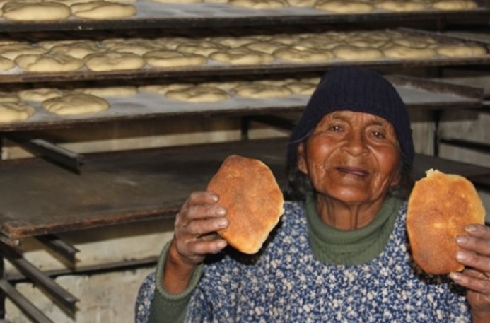 Pensión 65: conoce a la multiplicadora de panes deliciosos en Chucuito