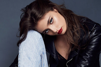 taylor hill images 