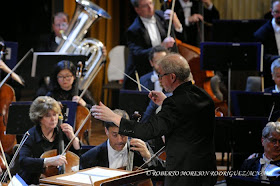 Osmo Vänskä, Director de la Orquesta Sinfónica de Minnesota, durante la segunda presentación de esta orquesta, en el Teatro Nacional de Cuba, en La Habana, el 16 de mayo de 2015