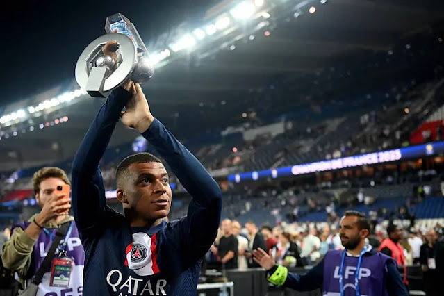 Mbappé quebra o silêncio: "Já disse que vou continuar na próxima temporada no PSG, onde estou muito feliz"