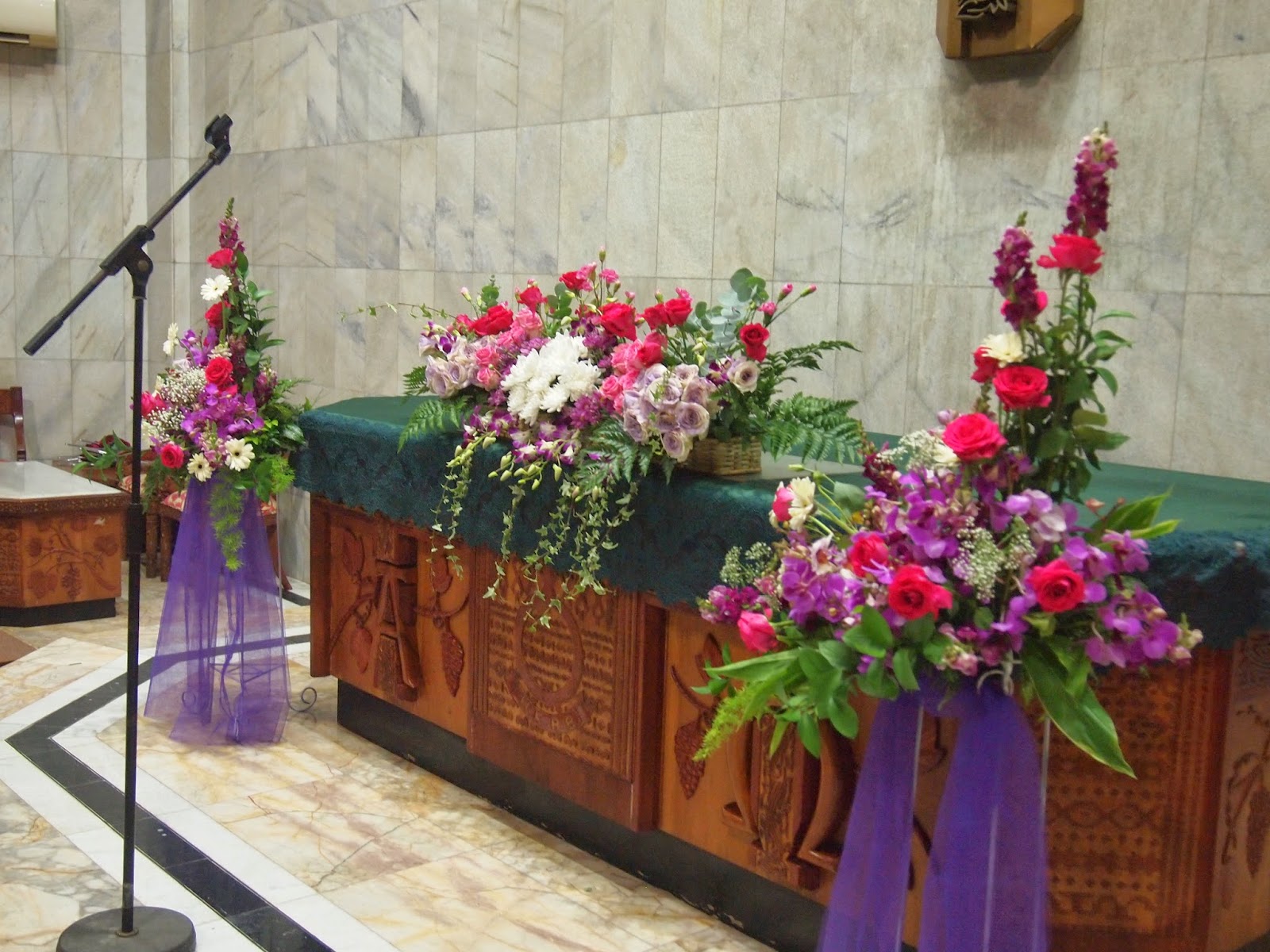 KEIKO FLORIST Dekorasi  pemberkatan Gereja  di HKBP Rawamangun