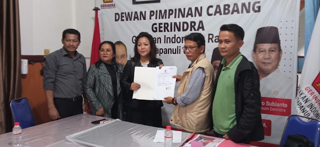 Satika Simamora Mendaftar ke DPC Partai Gerindra Taput di Hari Terakhir