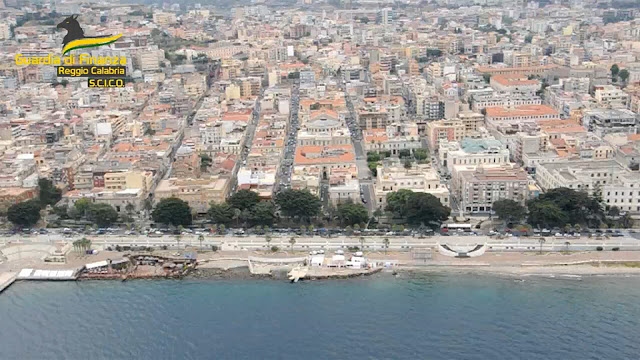 Reggio Calabria - Immobili, terreni ed orologi confiscati ad ex funzionario
