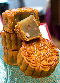 Baked Mooncake with Macadamia Nuts (Australian walnuts) & Low Sugar