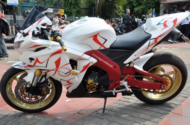 gambar modifikasi cbr 150  tahun ini