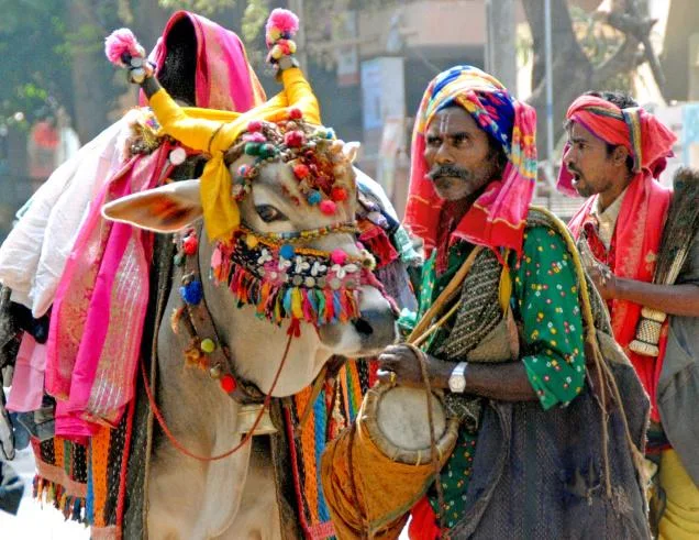 గంగిరెద్దులు, హరిదాసులు - భిక్షానికీ ఓ ధర్మం..