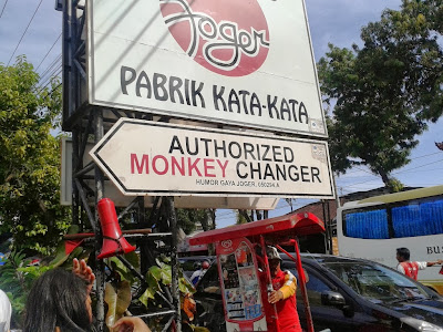 Papan nama Joger