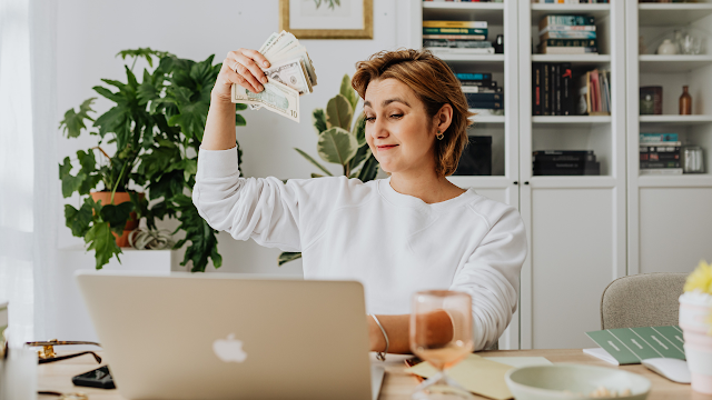Which businesses are best and most Profitable on the Internet?