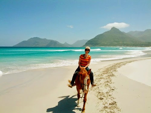 Thong dong cưỡi ngựa ngắm biển ở Nam Phi