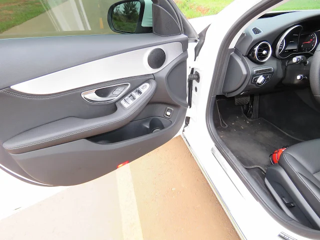 Mercedes-Benz C180 Avantgarde 2016 - Interior