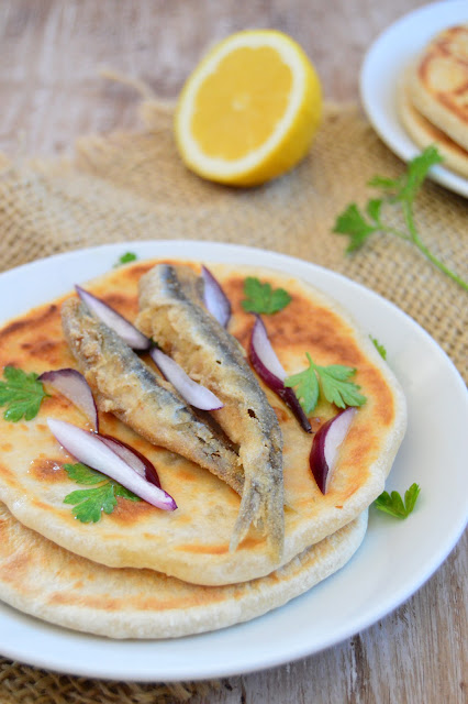 Hamsi tava (Anchoas fritas turcas)