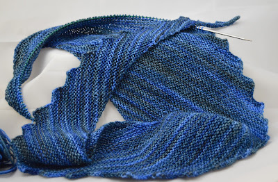 hitchhiker scarf hand knit http://www.ravelry.com/projects/jeanniegrayknits/hitchhiker