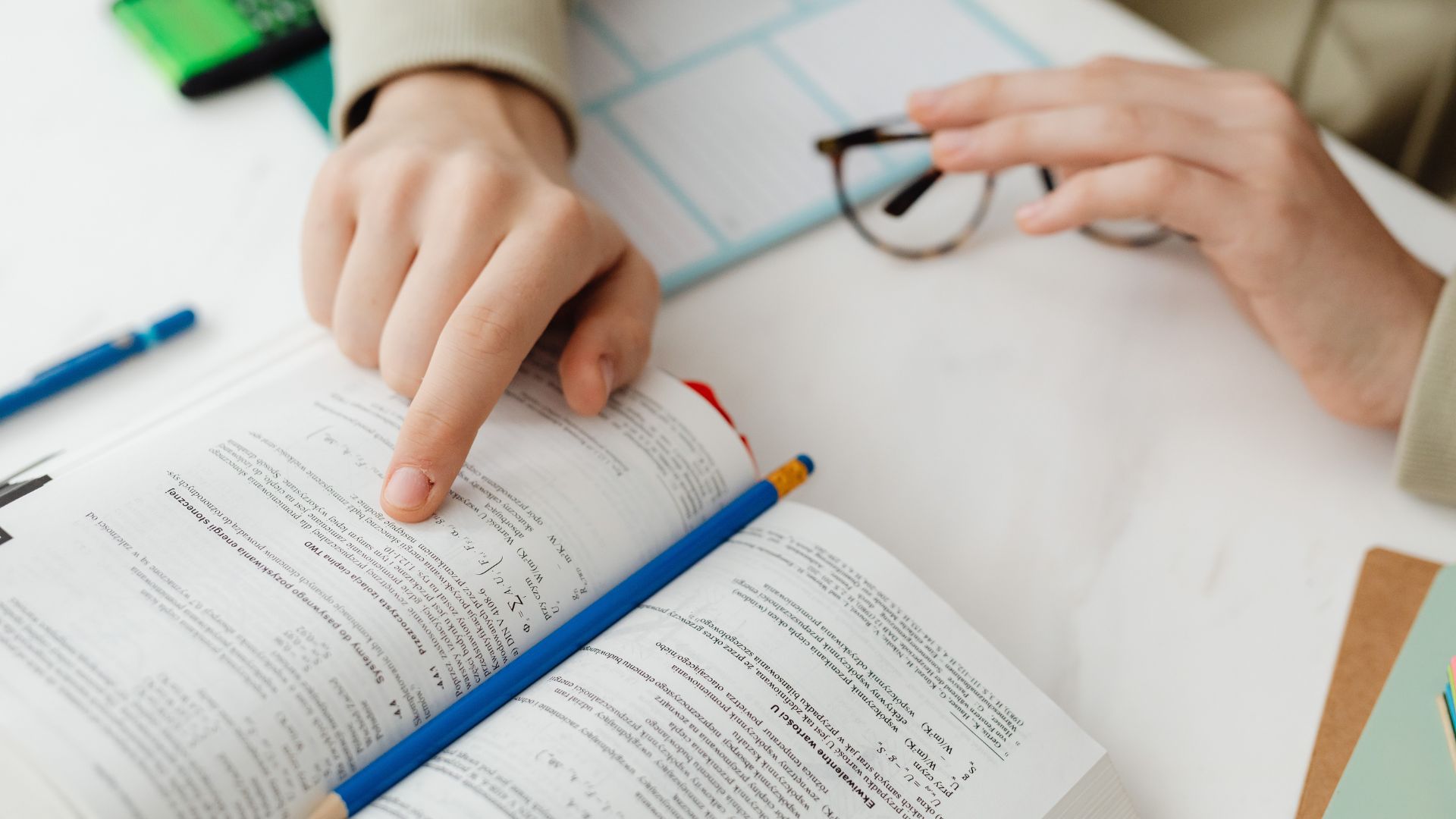 Realita Pendidikan Paling Aneh Guru Didikte Oleh Buku Paket