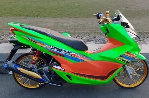 Gambar Modifikasi Honda PCX Indonesia Custom Stiker 