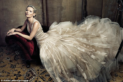 hot Kate Moss looks Stunning On Vogue