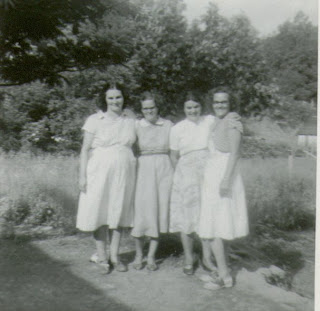 Isabella King and sisters Thelma, Kathryn and Mae