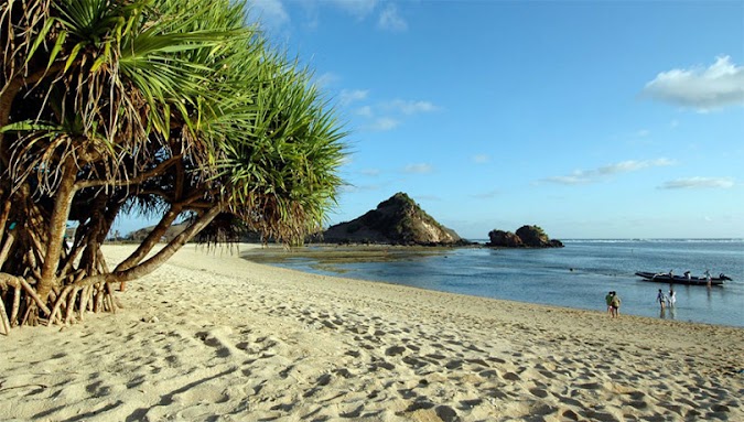 Ini Loh Lokasi Pantai Kuta Mandalika Yang Terkenal Indah Itu