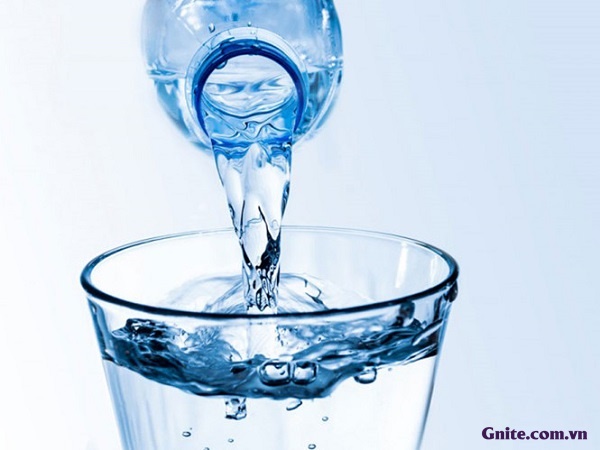 Suy nhược cơ thể nên uống nước khoáng