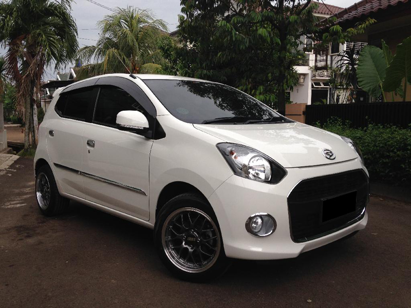 Kumpulan Foto Modifikasi  Mobil  Daihatsu  Ayla  Terbaru 