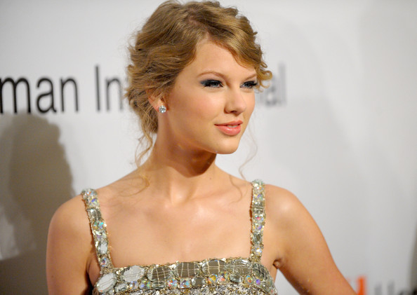taylor swift grammys 2008. taylor swift grammys 2008. Taylor Swift Attend Grammy; Taylor Swift Attend Grammy. Blue Fox. Jan 5, 02:25 AM