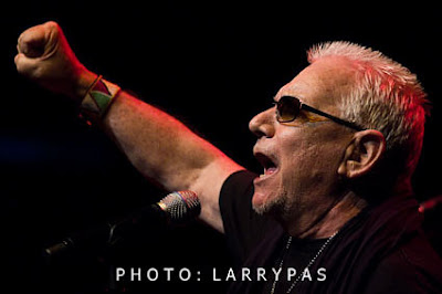 Crónica concierto Eric Burdon Bilbao 2011 por Larrypas