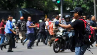 Inilah Foto Foto Pelaku Bom Bunuh Diri Disarinah. 