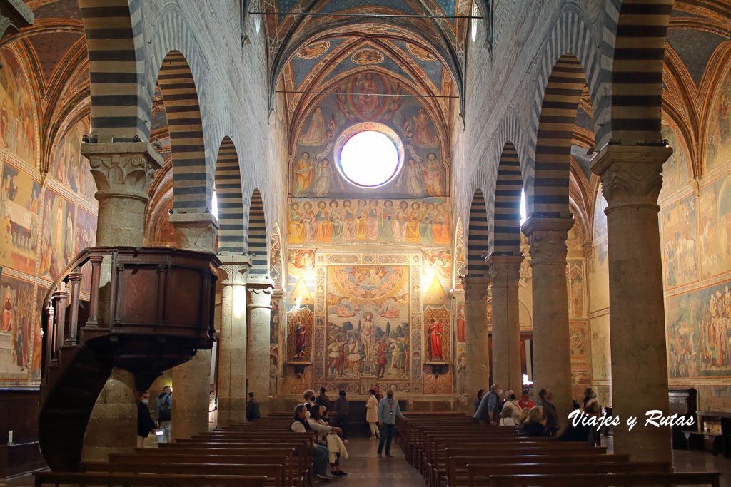 Interior del Antiguo Duomo de San Gimmignano