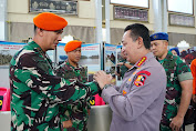Kapolri Beri Apresiasi Langsung ke TNI yang 'Berputar' dan Tim Gabungan Evakuasi Kapolda Jambi 