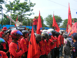 Solidaritas tanpa batas untuk persatuan perjuangan buruh