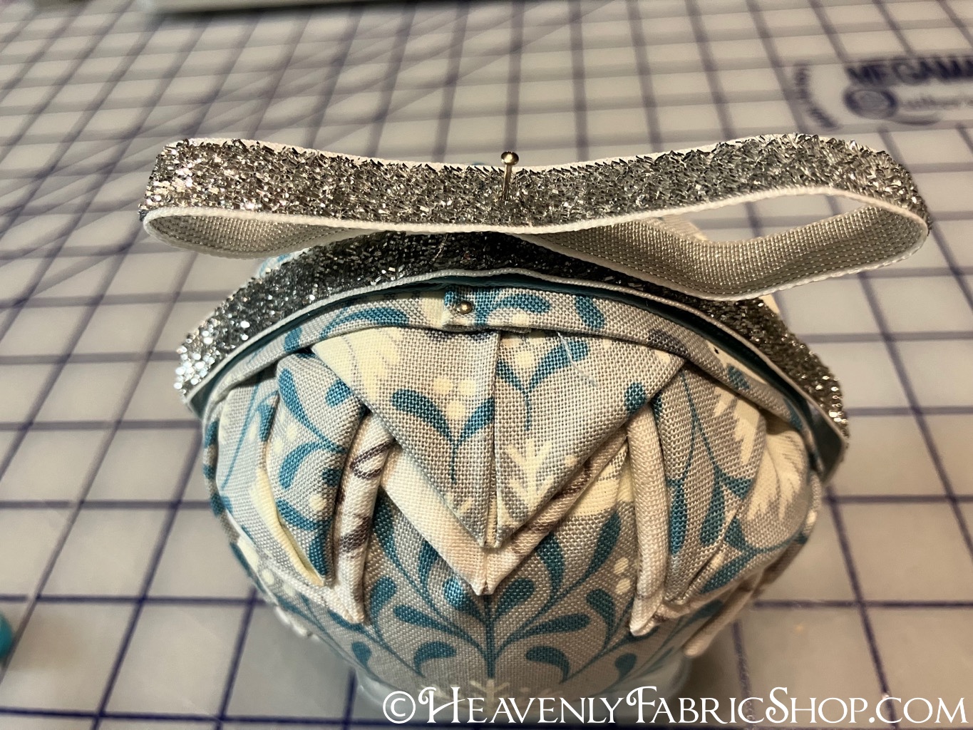 Sew Can Do: Easy Folded Fabric Ornaments Tutorial