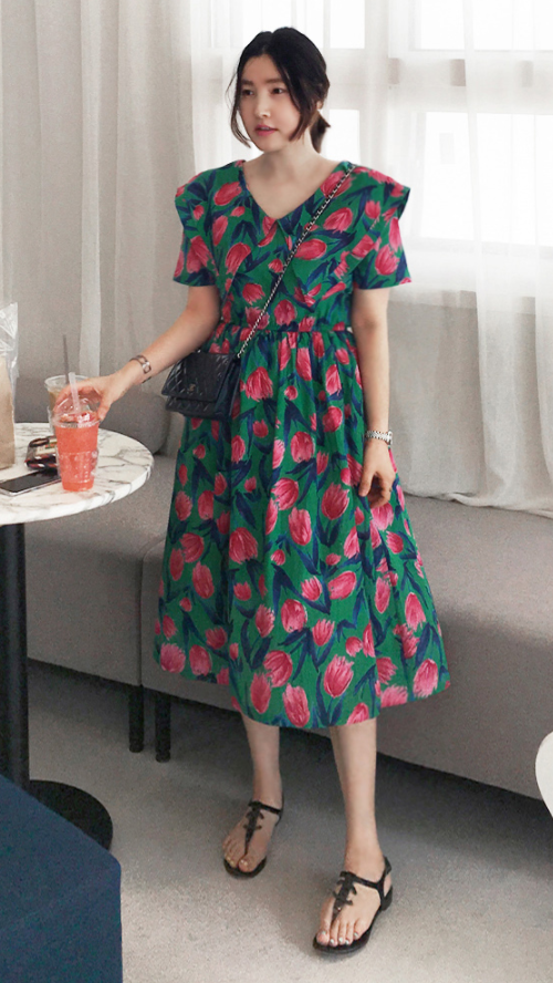  Floral Puritan Collar Dress