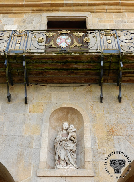 LANGRES (52) - Vierge à l'Enfant (XIVe siècle) de la Porte des Moulins