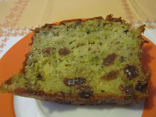  Plum-cake ai pistacchi, mela e uvetta