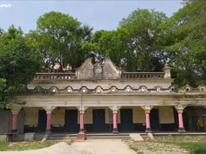 সোনারগাঁয়ে চাচ-ভাতিজার নিয়ন্ত্রণে চলে ভূমি অফিস-সেবাগ্রহীতাকে মারধরের অভিযোগ