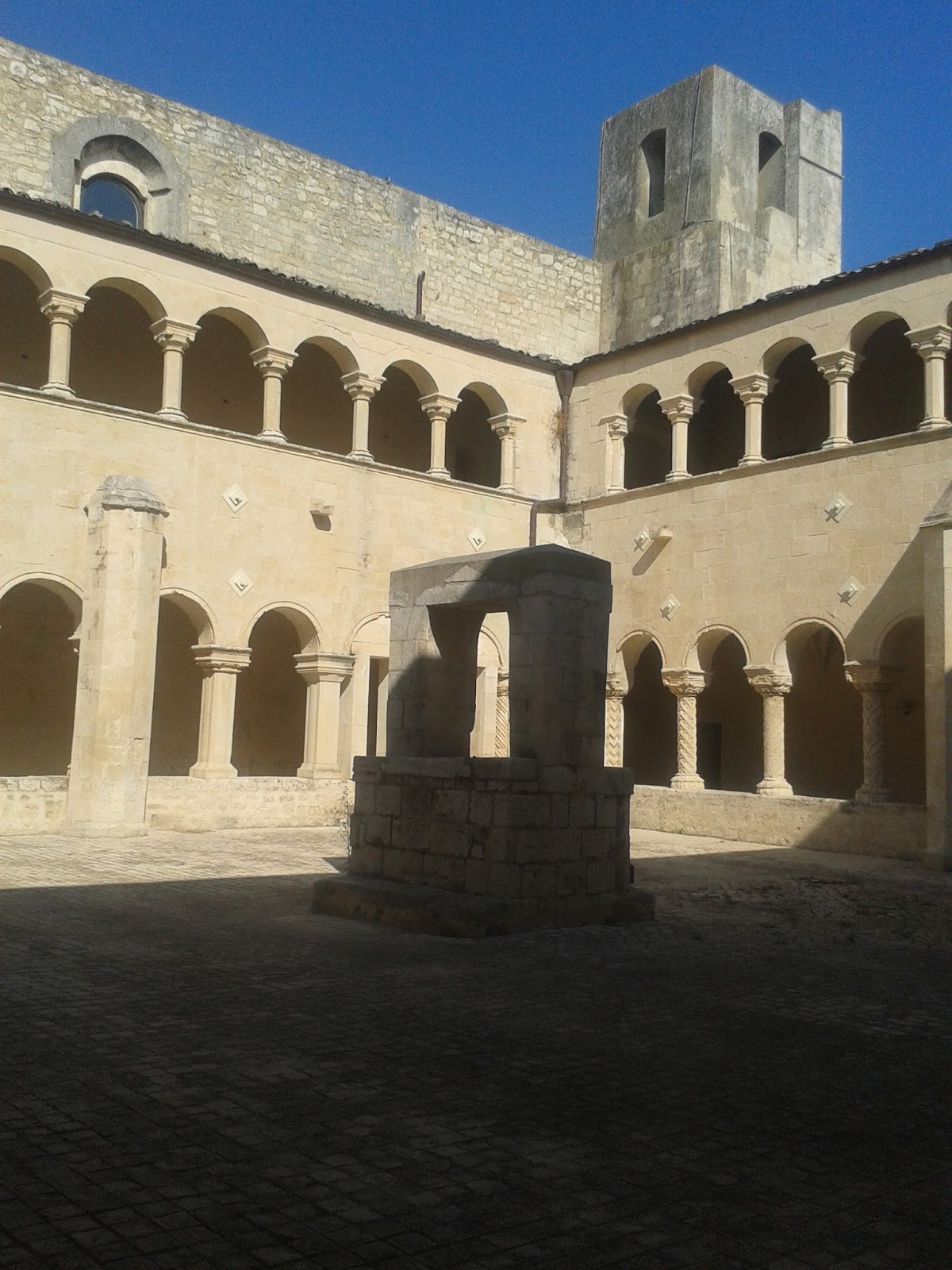 Santa Maria del Ges¹ chiostro
