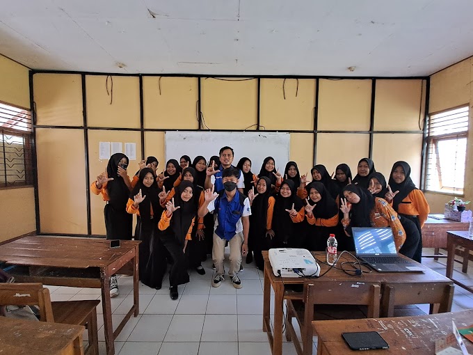 Relawan TIK Ngawi Kolaborasi dengan SMKN 1 Paron Jurusan Bisnis Daring dan Pemasaran Adakan Workshop Digital Marketing