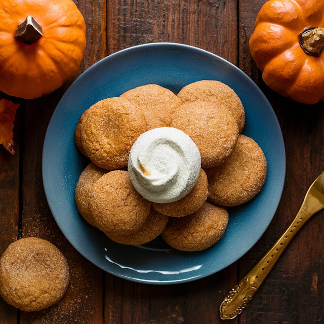 Pumpkin Snickerdoodles – Coated in cinnamon sugar for a fall twist.