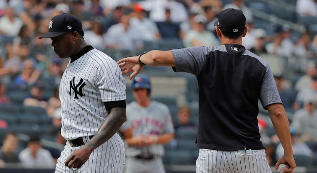 En su duelo ante los Mets, el lanzallamas cubano no logró sacar un solo out y permitió 3 hits, dio 3 bases por bolas admitiendo 3 carreras para poner en riesgo la victoria que lograron sacar los Yankees