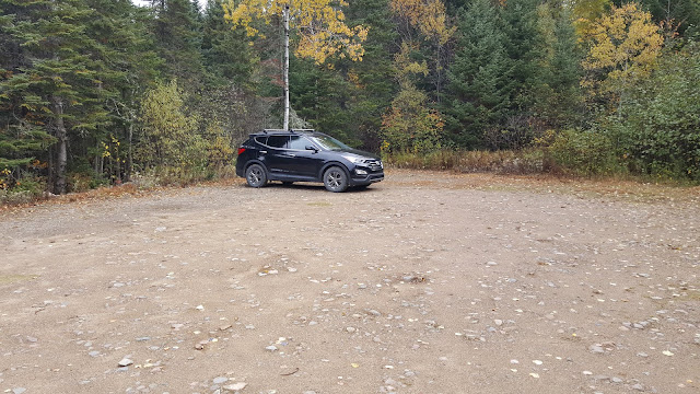 Stationnement pour le sentier au mont Carcan