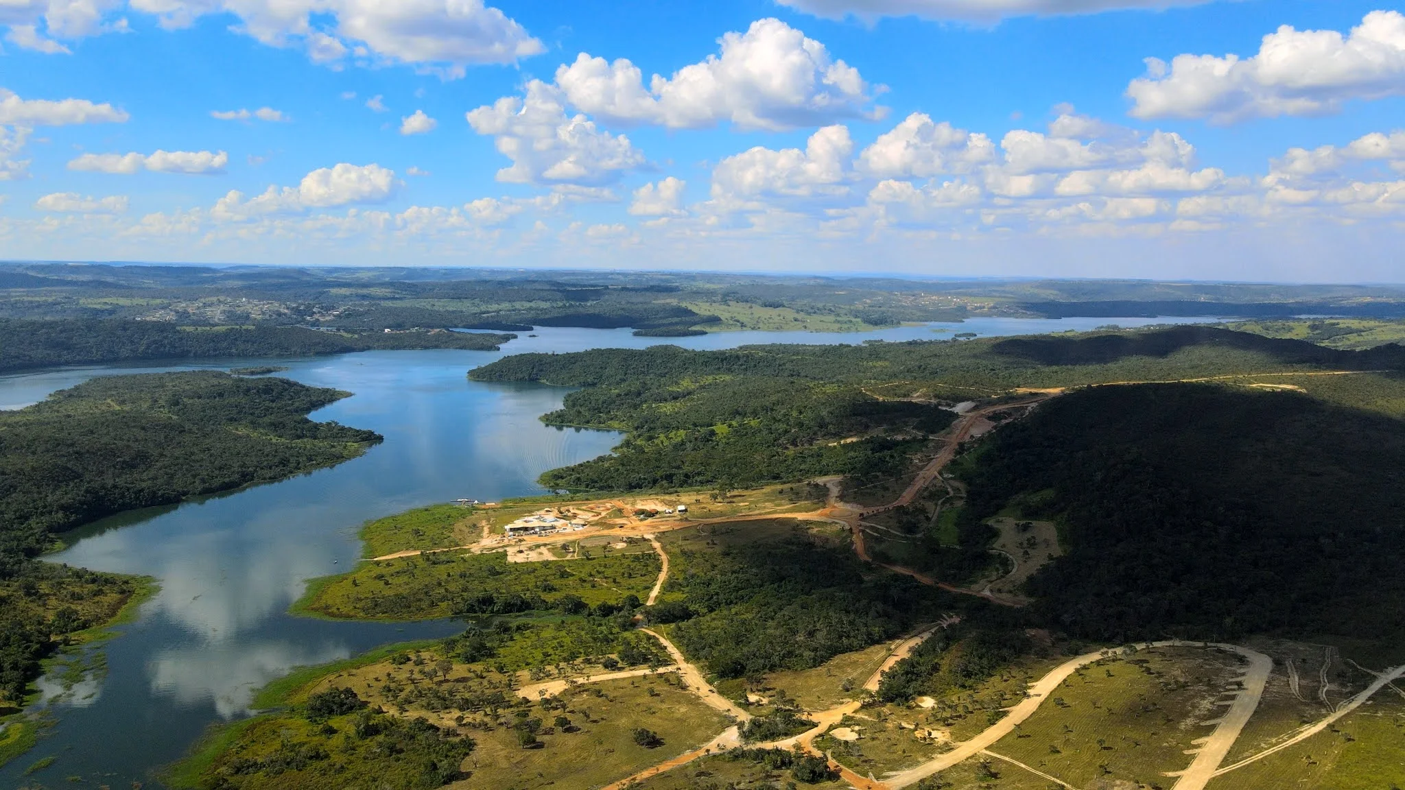 Vista aérea do lago Corumbá IV (Foto: Divulgação)