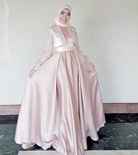  Gaun Pesta Muslimah Elegan 2019 