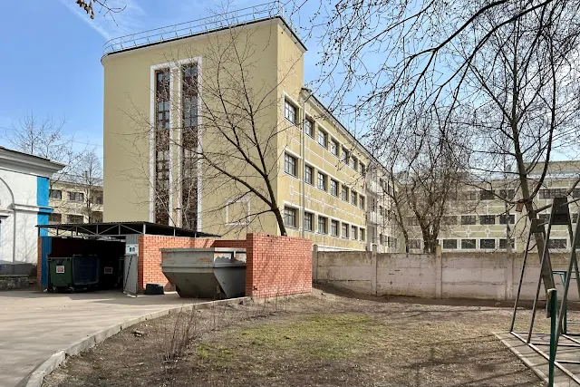 улица Панфилова, дворы, Московский авиационный институт (здание построено в 1931 году)