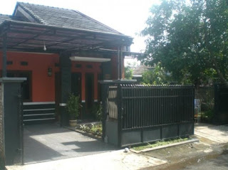 Rp.800 Jt Dijual Rumah Hook Dengan Halaman Samping Yg Luas Di Griya Alam Sentul (code:169)