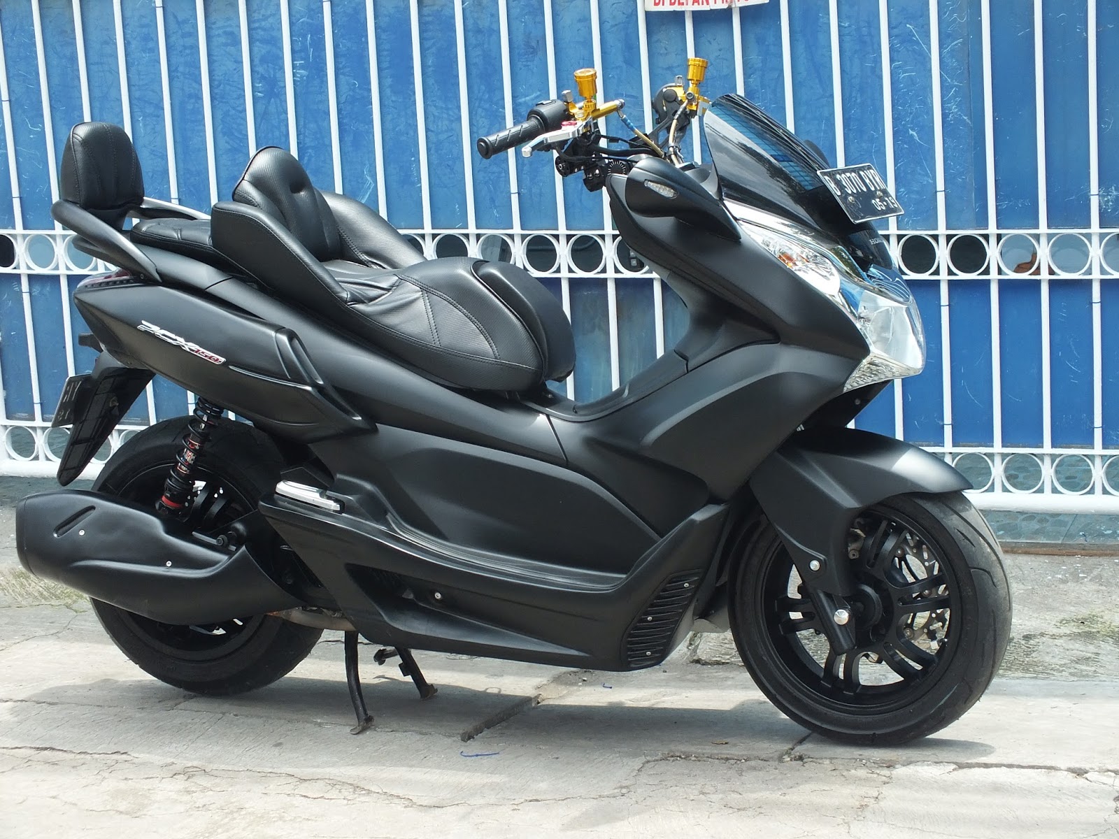  Modifikasi  JOK  MOTOR  JOK  HONDA PCX model KING COBRA SLIM 