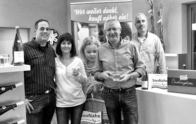 Präsentation SooNahe Glühwein Weingut Funck-Schowalter