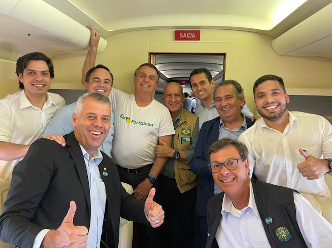 Deputados cearenses acompanham Jair Bolsonaro em viagem ao Ceará