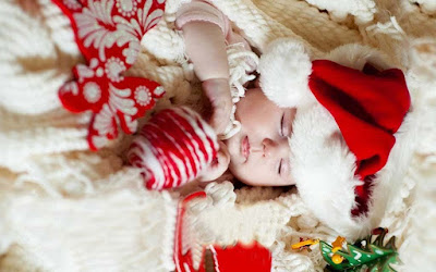 sleeping-cuty-baby-in-santa-close-dress-image