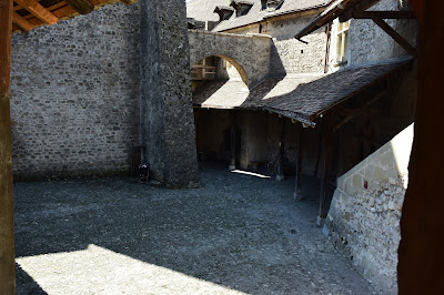 Patios interiores del Castillo de Chillon - Montreux - Suiza