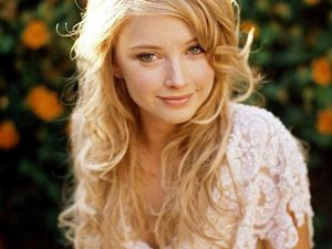 Pictures of Elisabeth Harnois