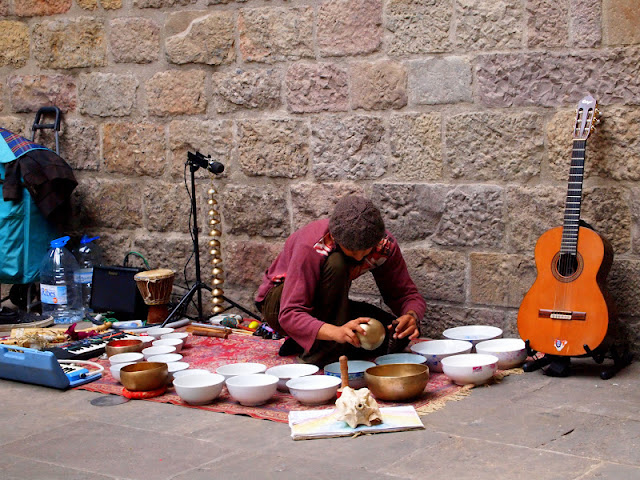 street music tibetan bowls barcelona